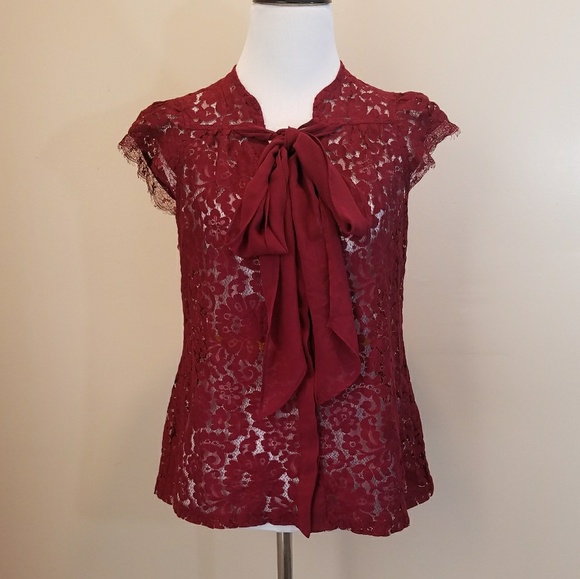 Flirty lace blouse - Picture 1 of 5